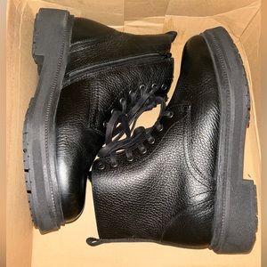Black leather Steve Madden boots size 7